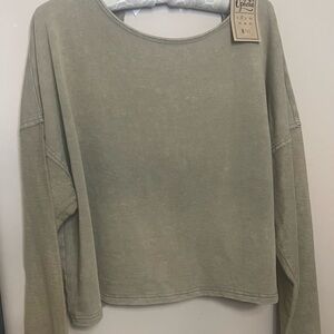 Boutique Top NWT Army Green Open-Back Medium